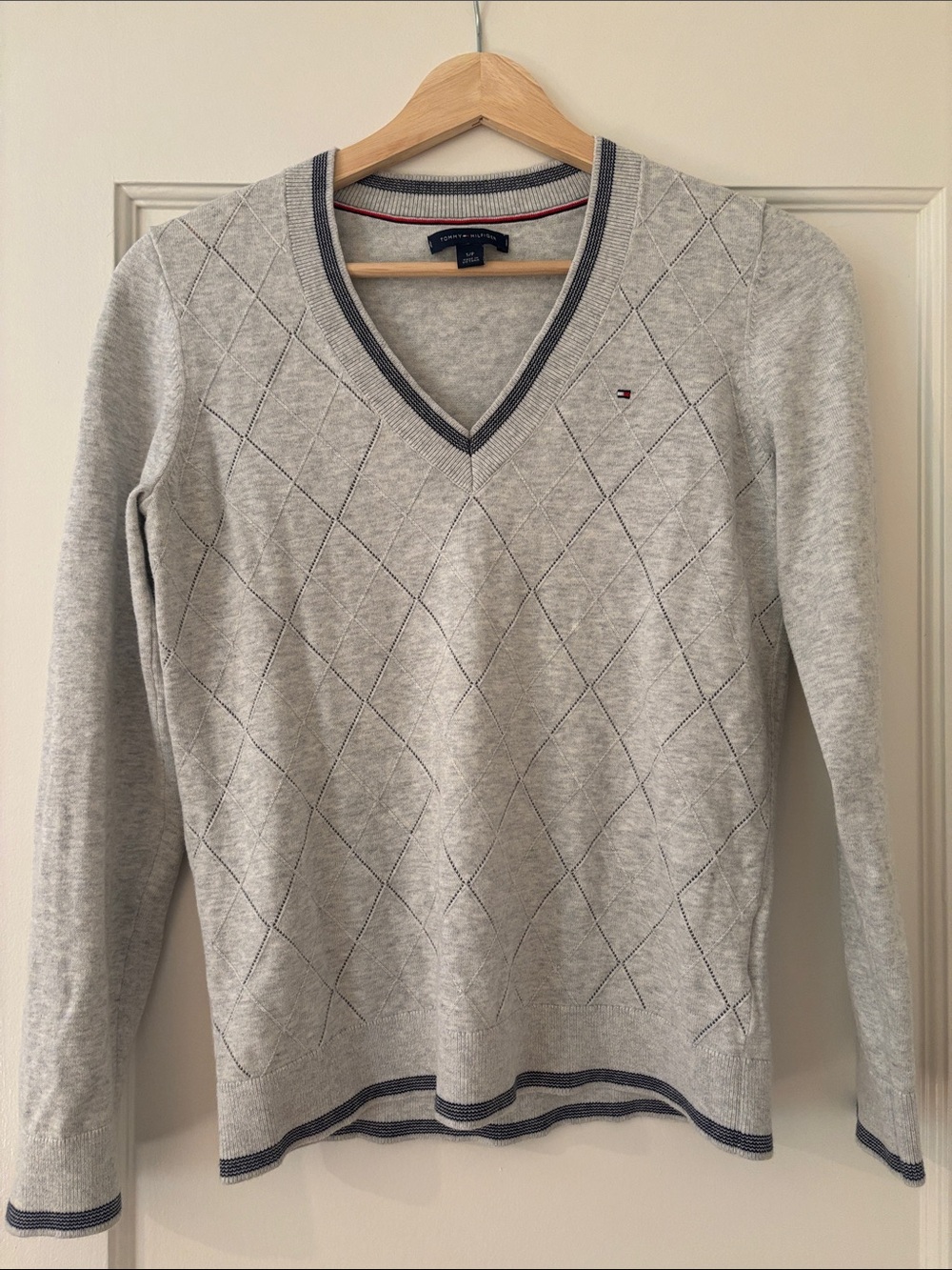 Tommy Hilfiger Light Gray V-Neck Argyle Sweater